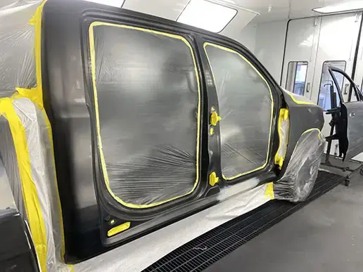 We use Glasurit’s high-quality 90 Line waterborne paint and environmentally friendly techniques